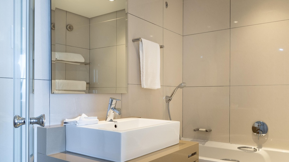 Миття дзеркал без розводів - фото 1