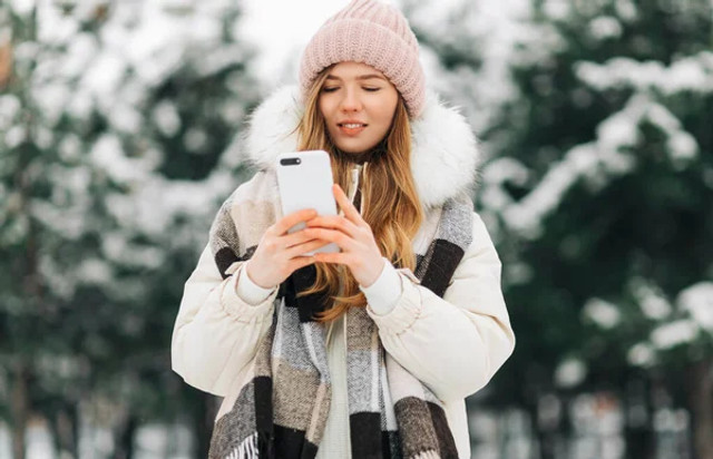 Смартфон вимикається на морозі: що робити, щоб телефон не зламався узимку - фото 591774