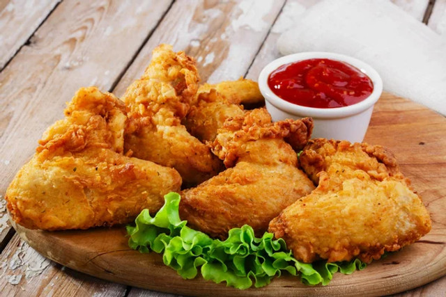 Щоб курячі крильця хрустіли, а м’ясо тануло в роті: який секрет використовують шеф-кухарі - фото 591808