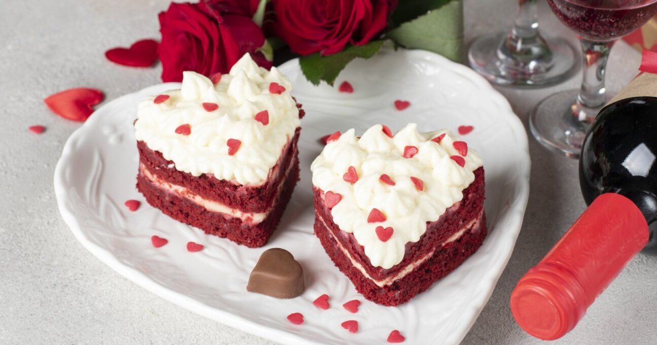 Як креативно оформити торт на День закоханих 2026 - фото 1