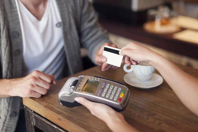 Платити за генератор чи ні: що мають знати відвідувачі ресторанів під час блекаутів - фото 592285