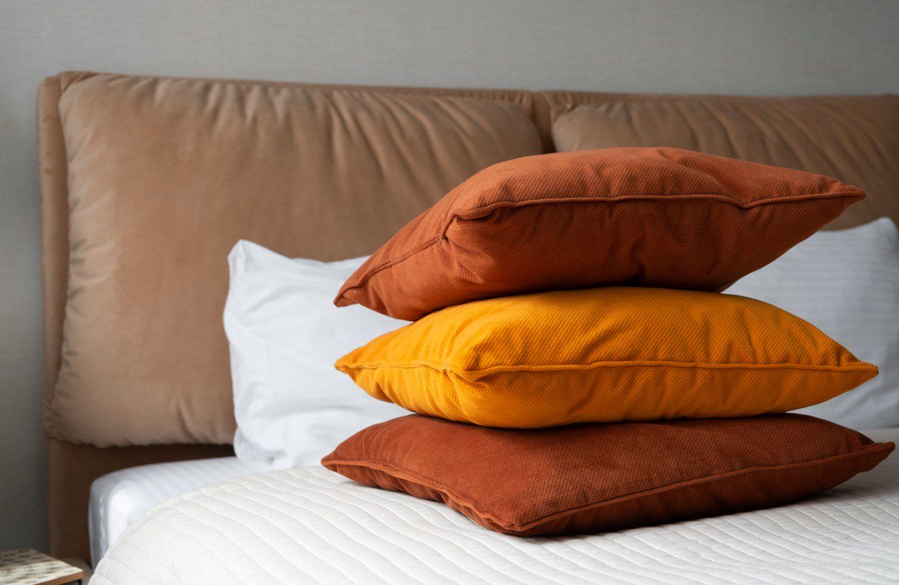 Як почистити подушки снігом - фото 1