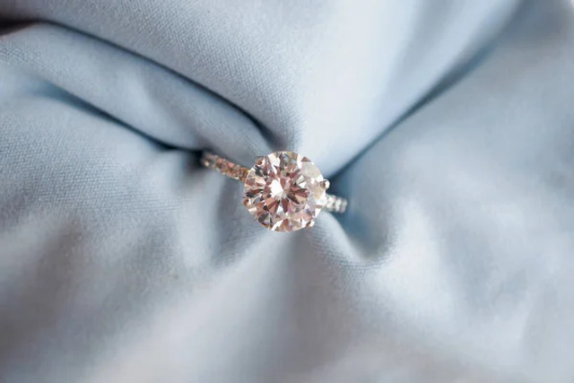 Золото знову сяятиме: простий домашній спосіб, який повертає блиск прикрасам - фото 595177