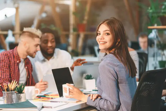 Після обіду хилить у сон: п’ять простих способів швидко повернути бадьорість - фото 595182