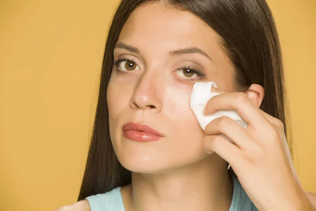 Як зібратися на побачення без світла: beauty-лайфхаки, які реально працюють - фото 595805