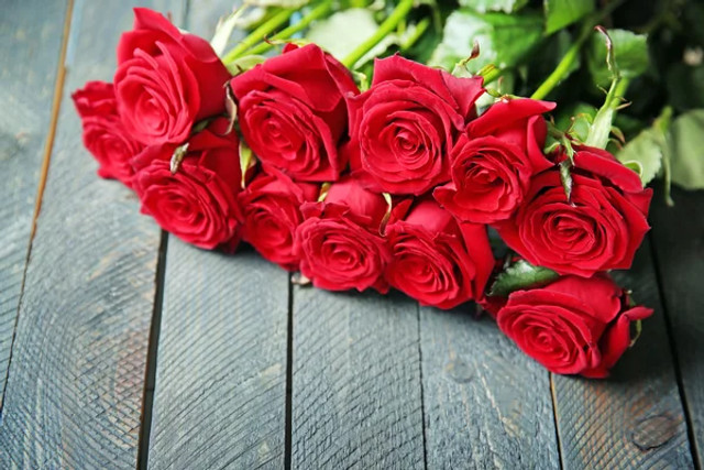 Які квіти подарувати на День Валентина: 5 варіантів, які точно сподобаються - фото 596374