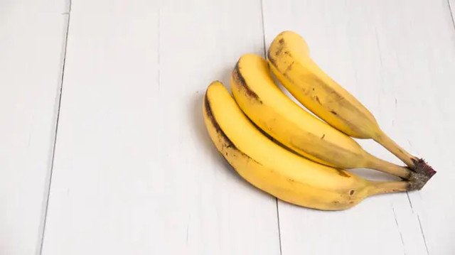 Оминайте десятою дорогою: 5 ознак бананів, які можуть нашкодити здоров’ю - фото 596848