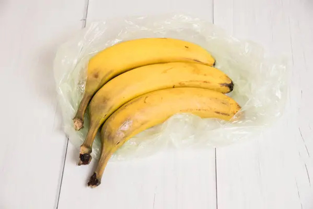 Оминайте десятою дорогою: 5 ознак бананів, які можуть нашкодити здоров’ю - фото 596850