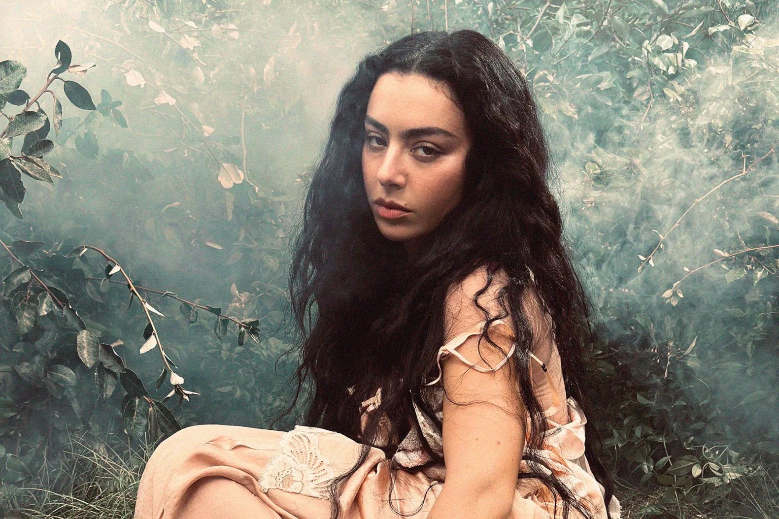 Charli XCX випустила альбом Wuthering Heights - фото 1
