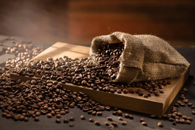 Як позбутися неприємного запаху в туалеті: 4 натуральні засоби, які працюють без хімії - фото 597522