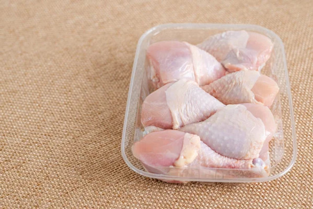 Пластикові контейнери можуть нашкодити: які продукти не варто в них зберігати - фото 597530