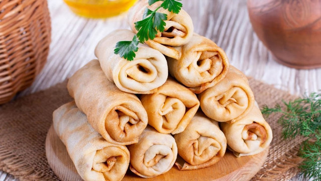 Млинці з начинкою з яєць - фото 597623