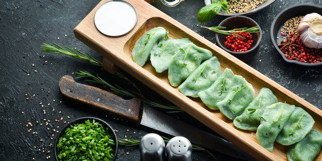 Зелені вареники зі шпинатом і бринзою - фото 597815