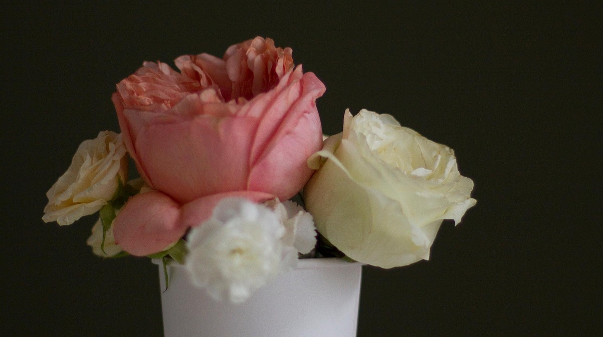 Як продовжити життя квітам у вазі - фото 1