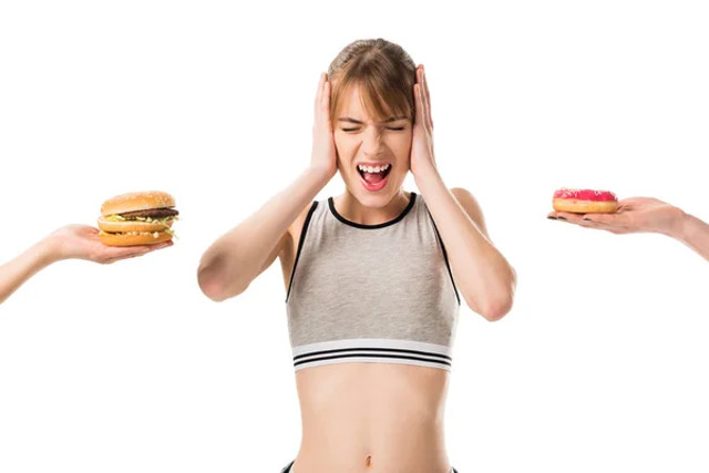 Три поєднання, які змушують нас їсти більше: які продукти провокують переїдання - фото 598168