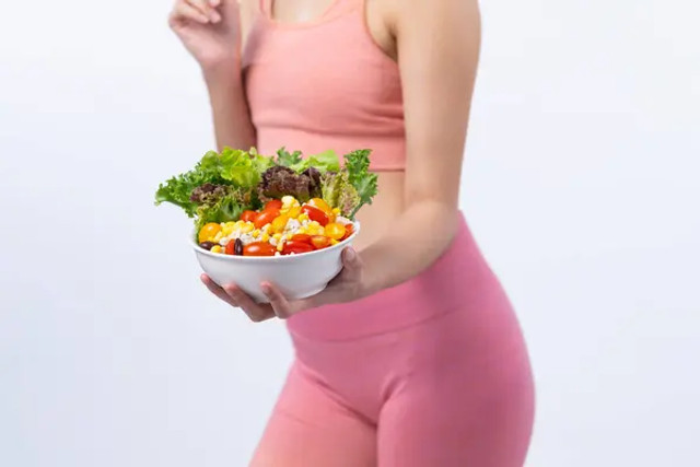 Три поєднання, які змушують нас їсти більше: які продукти провокують переїдання - фото 598169