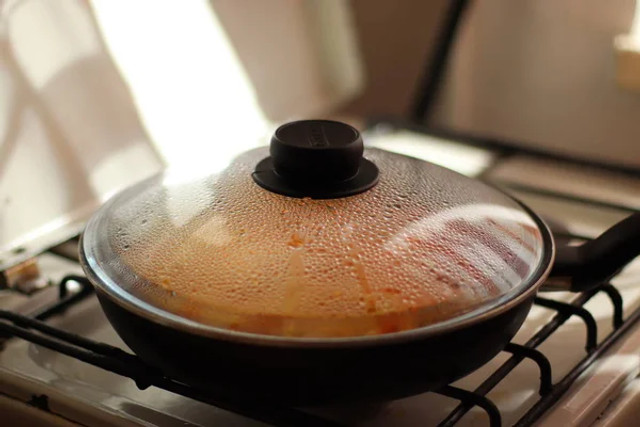 Невидимі вороги у квартирі: 6 речей, які тихо псують повітря в домі - фото 598188