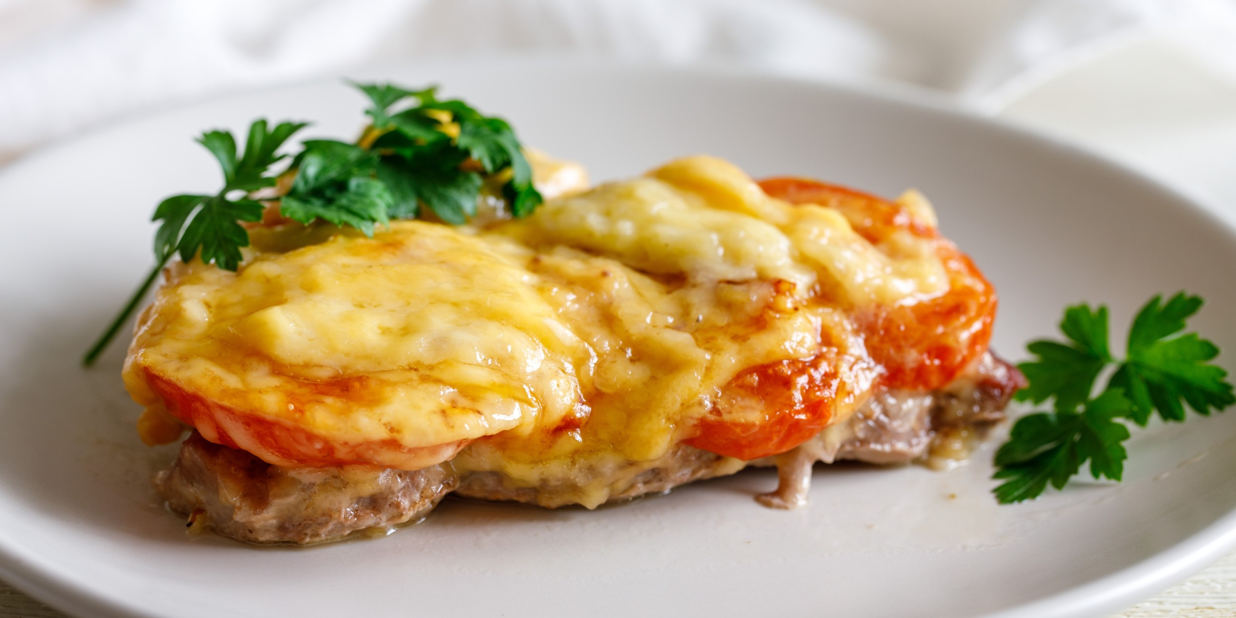 М’ясо по-французьки з сиром і грибами - фото 1