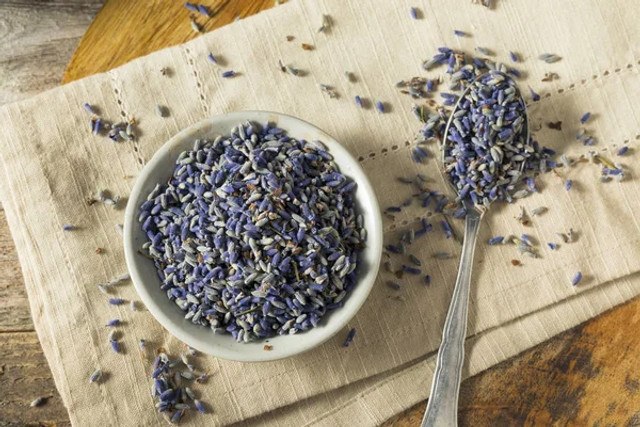 Спеції не лише для кухні: як розмарин, кориця та лавровий лист допоможуть у господарстві - фото 598595