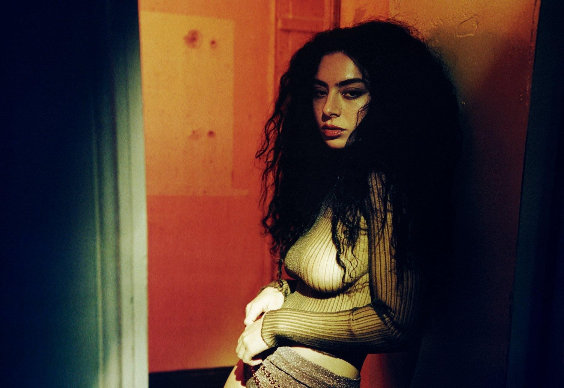 Charli XCX майже повністю почистила свою сторінку в інстаграмі: що сталося