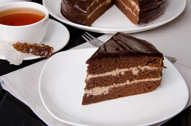Пісний торт 'Прага' виходить не гірший за класичний: як приготувати шоколадний десерт - фото 599573