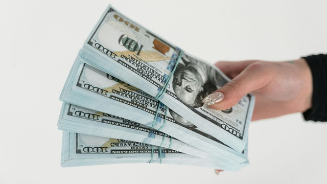 Що буде з валютою цієї весни - фото 599834