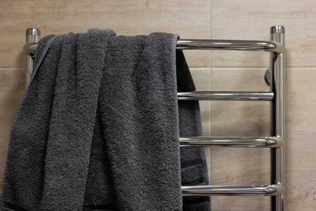 Грибок на швах плитки більше не з'явиться: 3 лайфхаки для сухої ванної - фото 599962