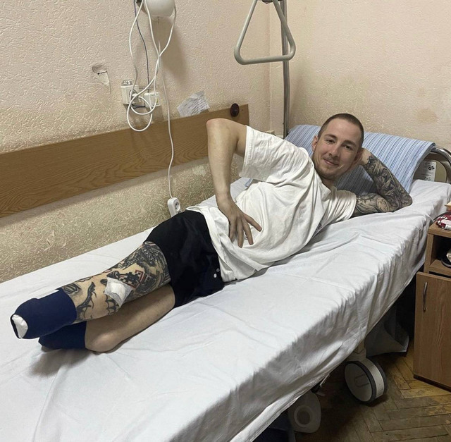 Слово на передовій: українські письменники, які змінили кабінети на окопи і творять досі - фото 600807