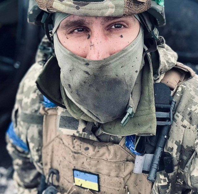 Слово на передовій: українські письменники, які змінили кабінети на окопи і творять досі - фото 600810