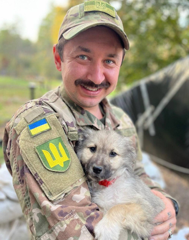 Слово на передовій: українські письменники, які змінили кабінети на окопи і творять досі - фото 600814