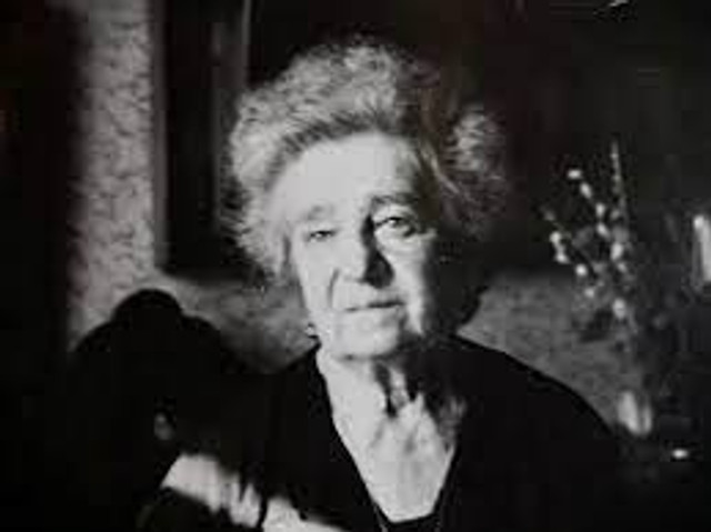 Хто така Наталена Королева: шлях від іспанської аристократки до української письменниці - фото 600829