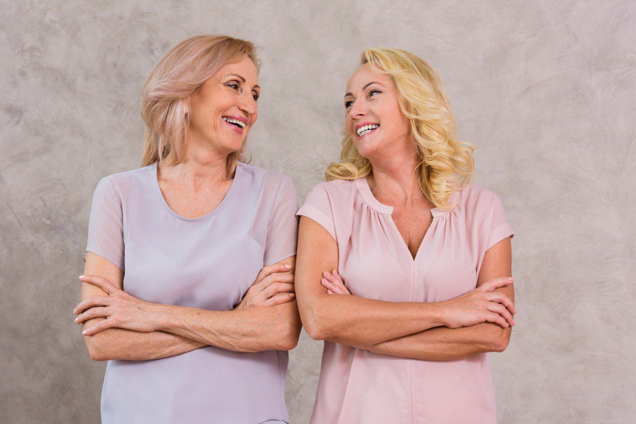 Чому навіть рідні старіють по-різному: генетикиня пояснила, що насправді впливає на вік