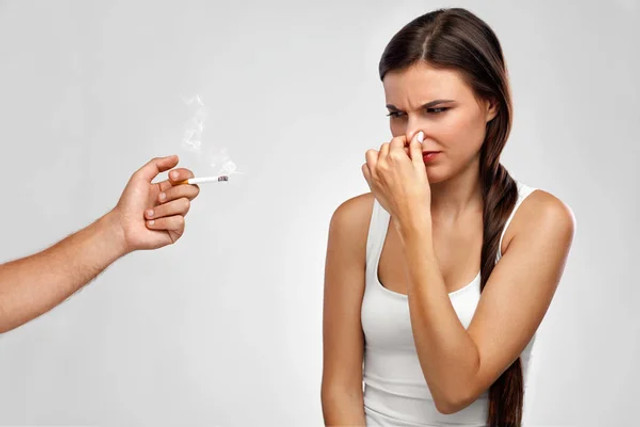 Неприємні запахи зникнуть за кілька хвилин: прості способи зробити повітря в оселі свіжим - фото 603233