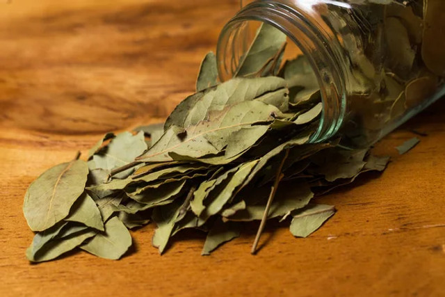 Не лише для супу: Несподівані способи використання лаврового листа вдома - фото 604684
