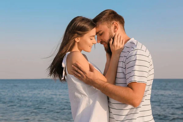 8 фраз, які зміцнюють стосунки: що говорять пари, які не розлучаються роками - фото 606799
