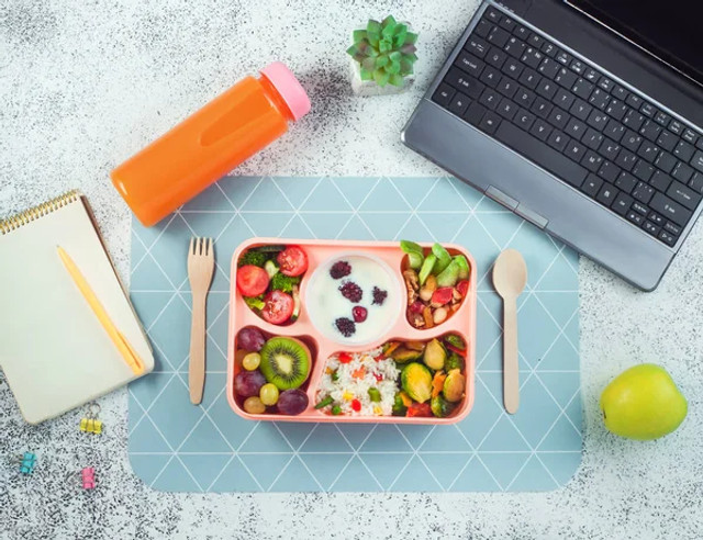 Що покласти у ланч-бокс школяру: 10 ідей, які дадуть енергію на весь день - фото 606824