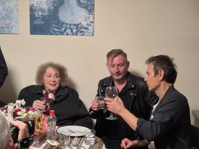 Ліна Костенко з Сергієм Жаданом та Святославом Вакарчуком - фото 607589