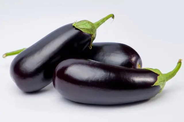 Топ-5 овочів, які можуть нашкодити організму: що варто знати перед вживанням - фото 608754