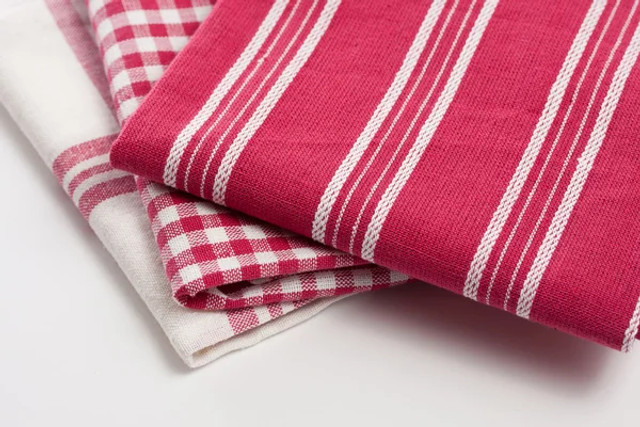 Кухонні рушники будуть як нові: що додати під час прання, щоб позбутися запаху та бактерій - фото 609480