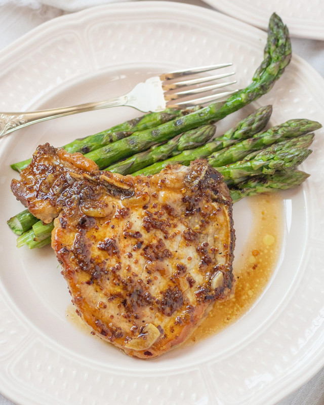 Стейки зі свинини з медом та гірчицею  - фото 610220