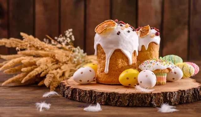 Бананова паска без дріжджів: як приготувати ніжну святкову випічку швидко - фото 610272