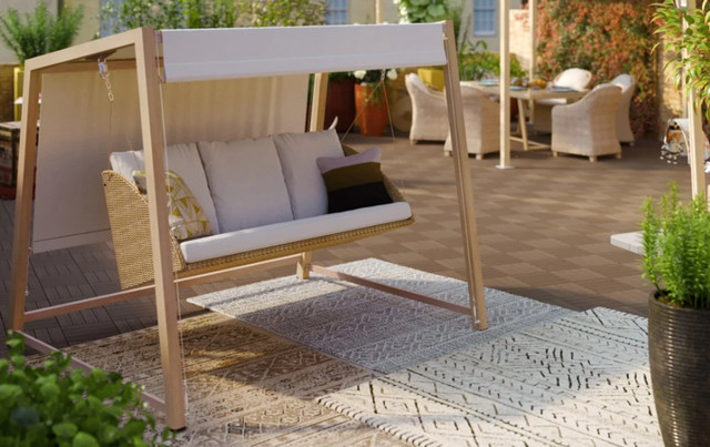 Гойдалка як важливий елемент для сучасного саду - фото 611411