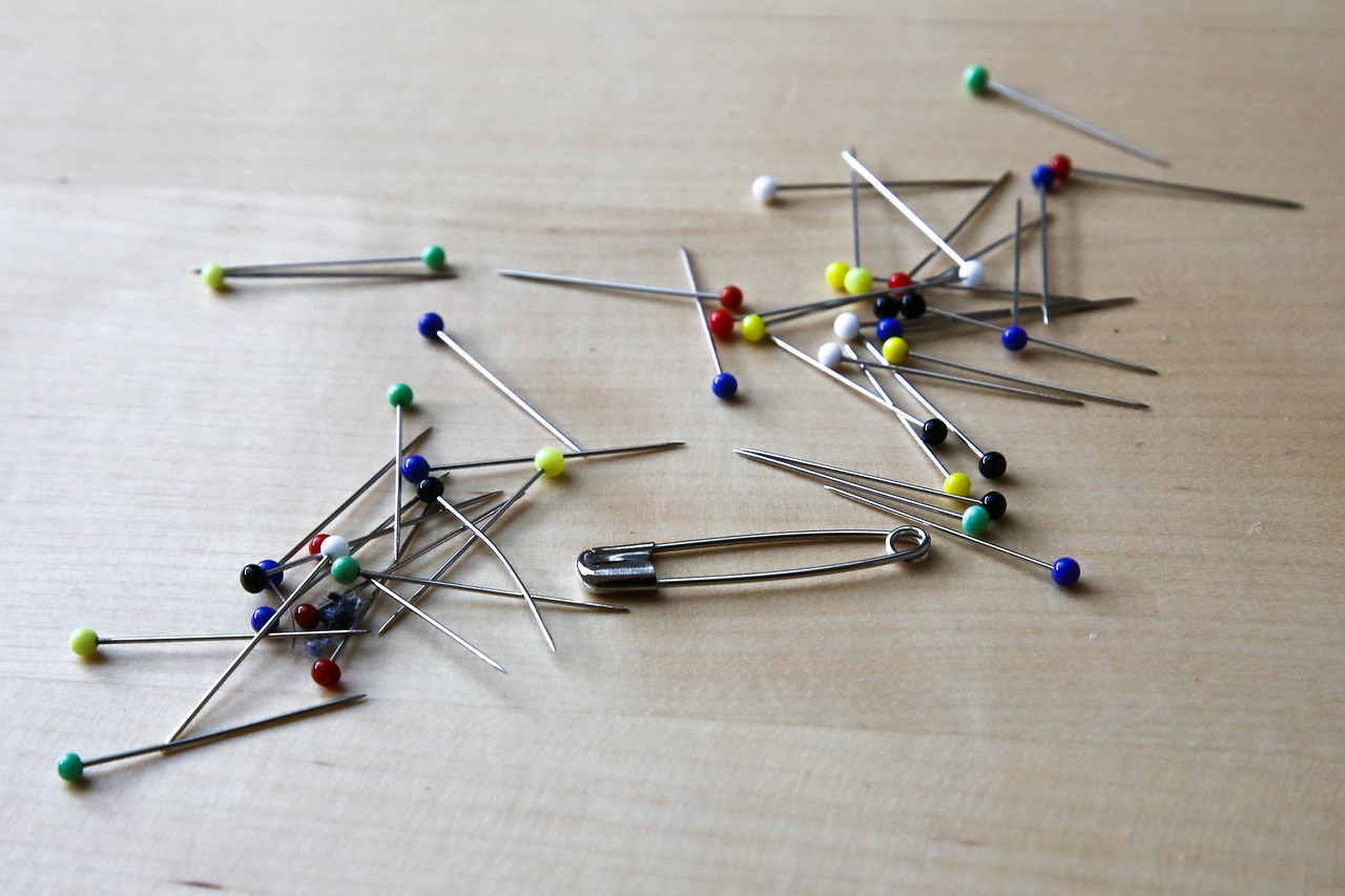 Шпилька чи булавка - фото 1