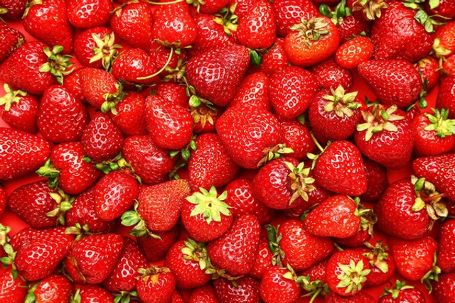 Не сорт, а справжня сенсація: ці 6 видів полуниці підкорять найвибагливішого дачника - фото 612306