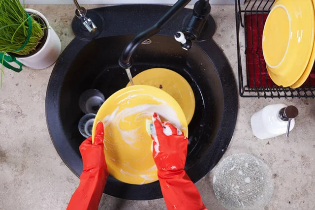 Як вимити посуд у холодній воді: простий лайфхак із гірчицею, який реально працює - фото 612438