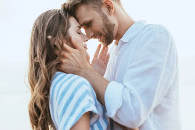 5 вчинків, які видають справжнє кохання: як зрозуміти, що чоловік налаштований серйозно - фото 612971