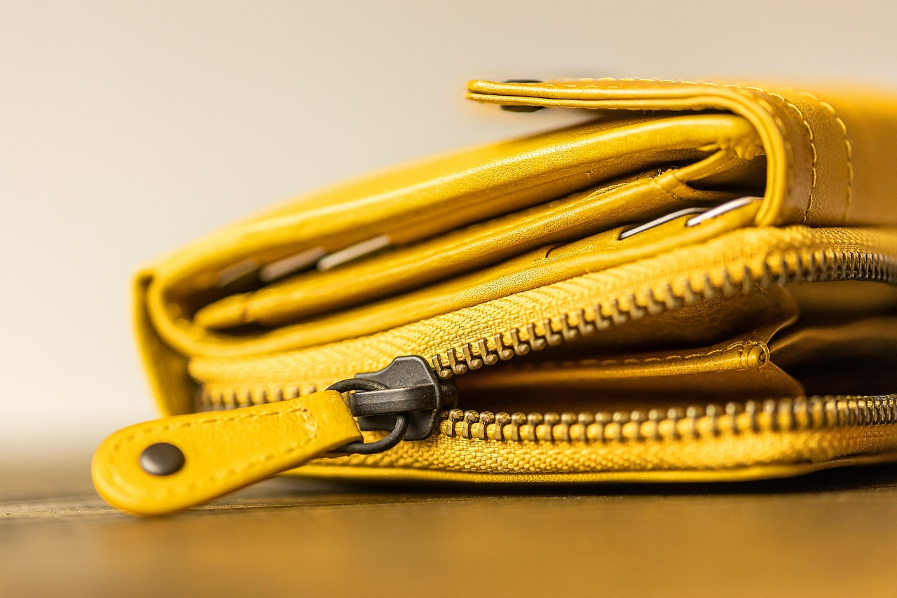 Колір гаманця для залучення грошей - фото 1