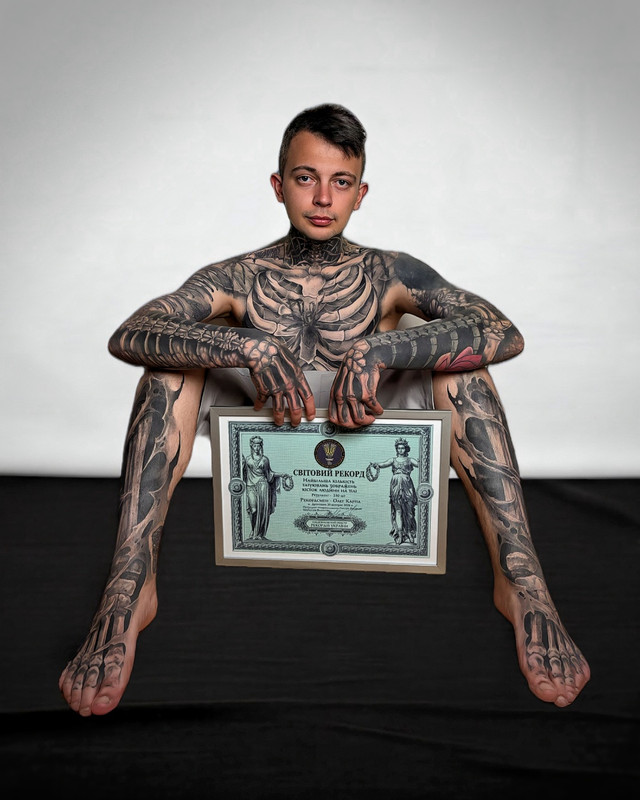 Олег Карпа встановив світовий рекорд із татуюваннями - фото 613113