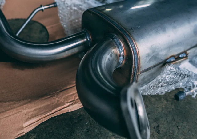 В яких випадках можна обмежитись ремонтом вихлопної системи замість повної заміни? - фото 613326