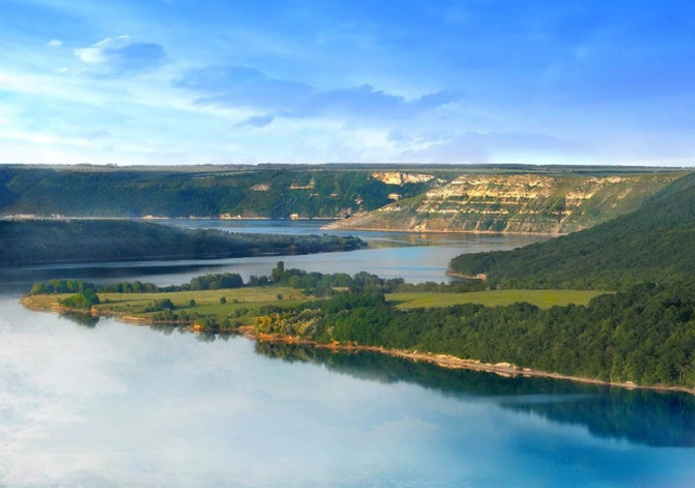5 цікавих місць України, які варто відвідати саме влітку - фото 617488